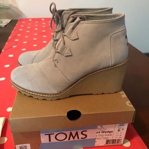 TOMS Desert Wedge Boots